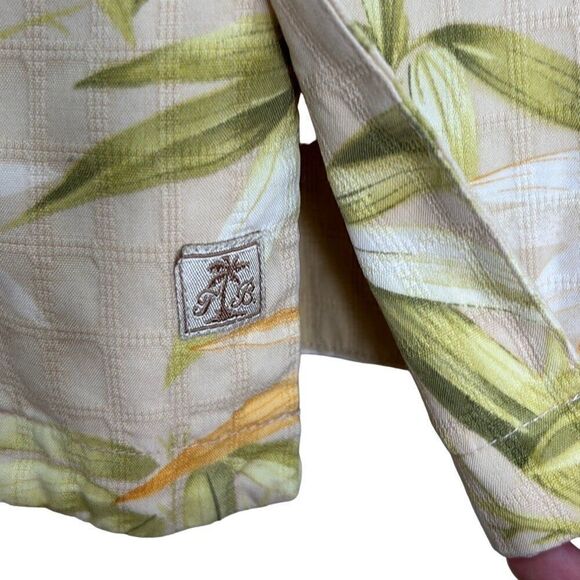 Tommy Bahama - Men's Vintage Hawaiian Floral Silk Short Sleeve Shirt, Size L Tan - Picture 12 of 16